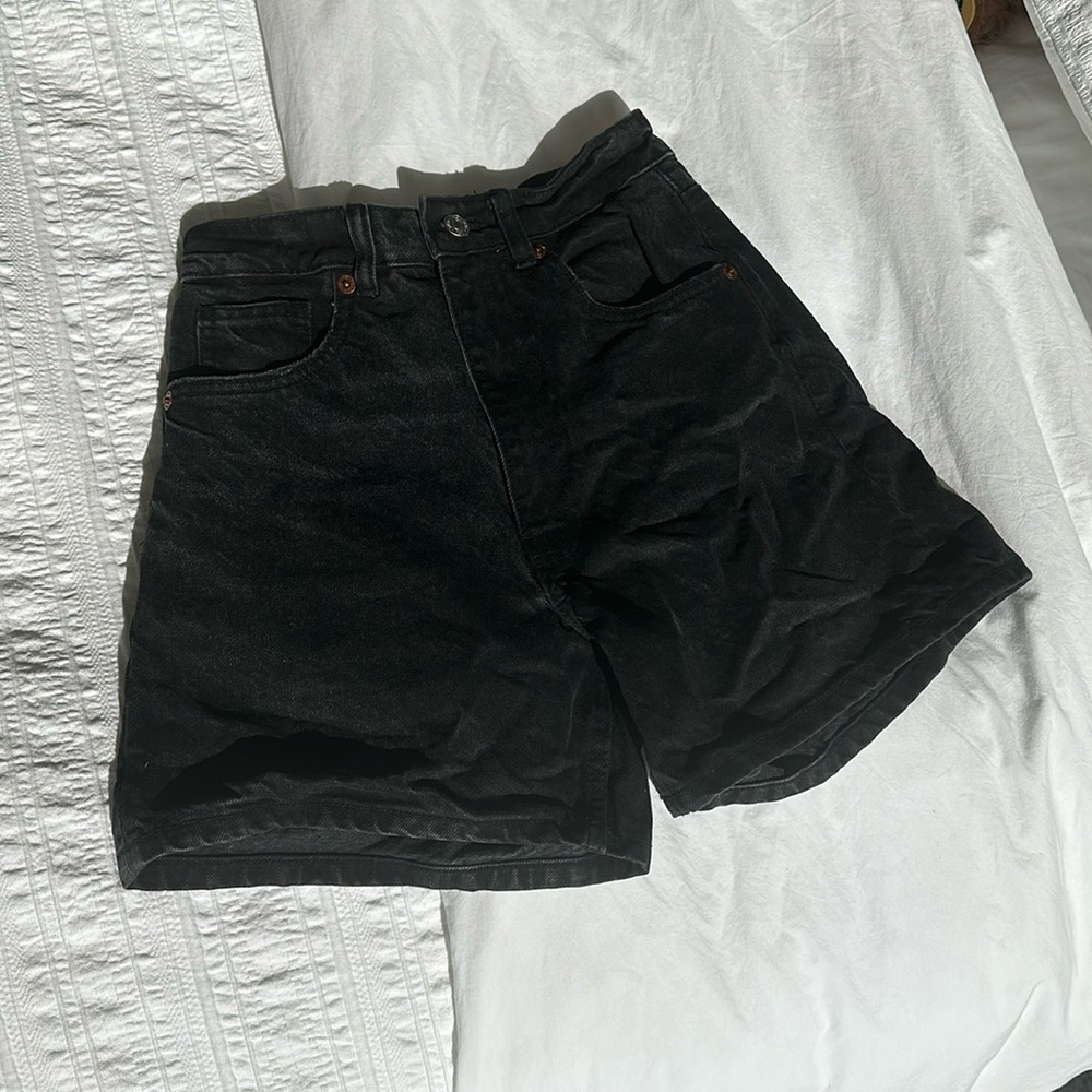 Zara Mom Short in black